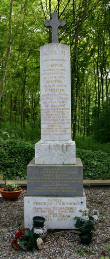 Tombeau (colonne funéraire) de la famille Fréchon-Fabignon