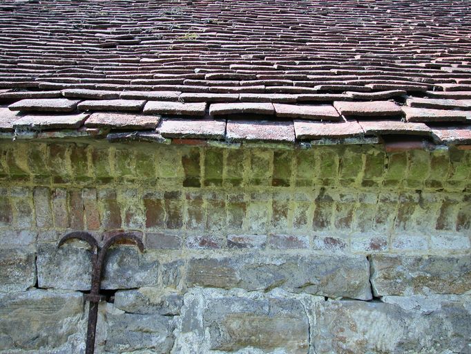 Ancien moulin à blé, dit Moulin d'Héricourt, puis Ringot, puis Bressand, devenu usine de polissage de verres optiques Potin