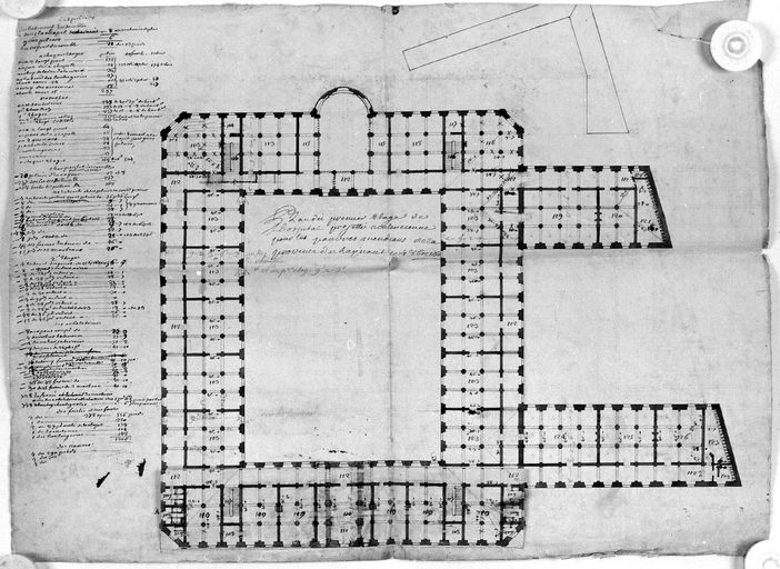 Ancien hôpital général de Valenciennes, dit hôpital du Hainaut, puis hospice et hôpital militaire (actuellement maison de retraite du Hainaut)