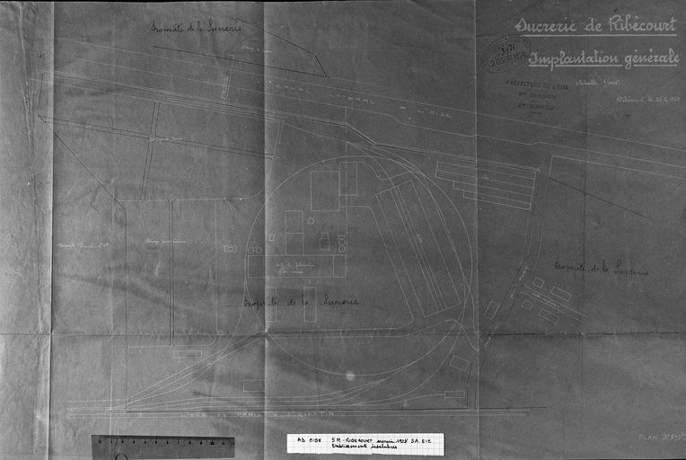 Ancienne usine de produits chimiques Fleuriet et Mohr, puis Salignat et Cie, puis sucrerie de betteraves Sucrerie Agricole de Ribécourt, puis usine d'engrais de la Société des Engrais Chimiques et Organiques (S.E.C.O.)