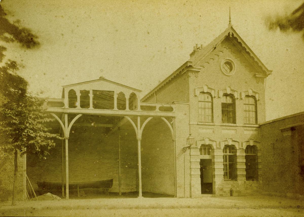 Aile de l'Horloge du lycée et ses extensions.