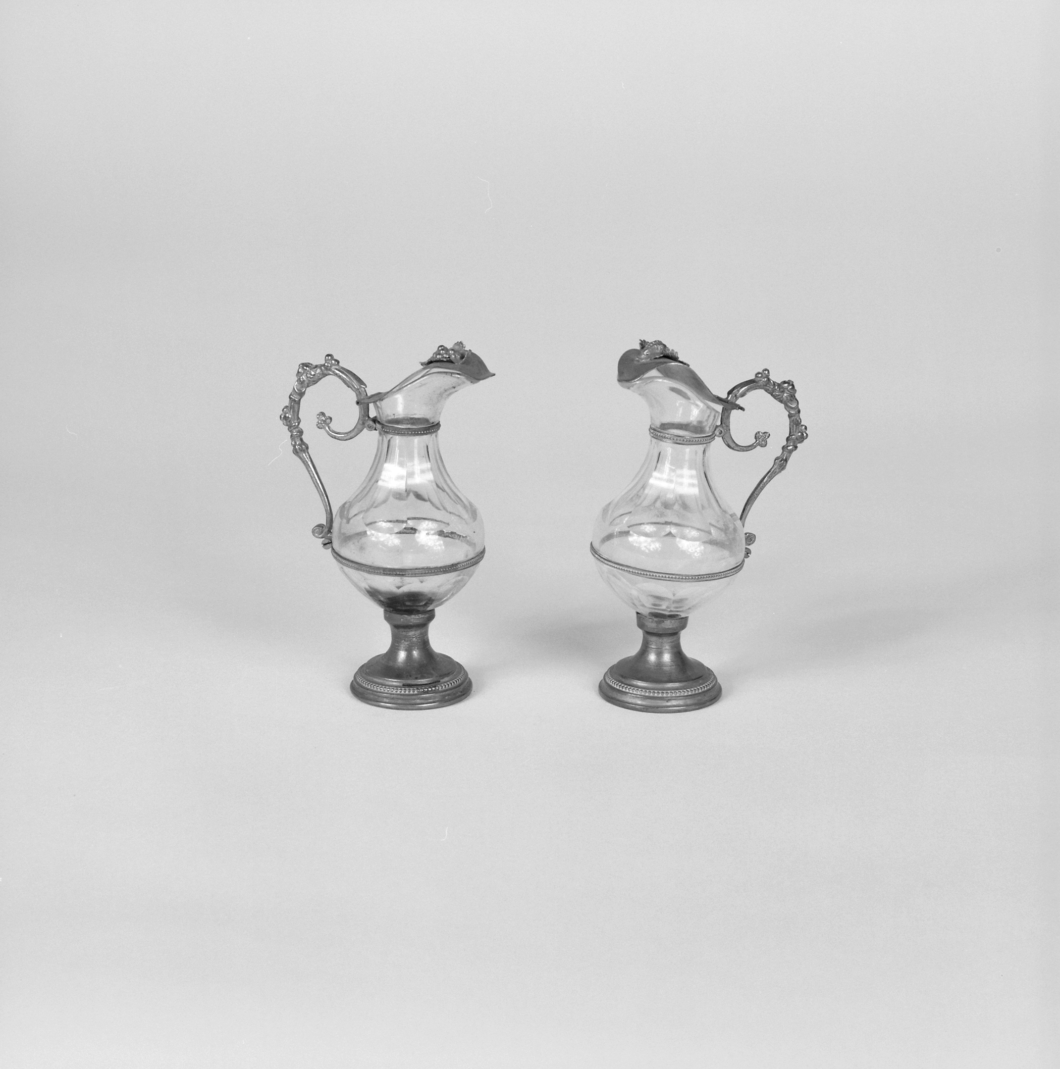 Deux burettes