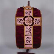 Chasuble (ornement rose)