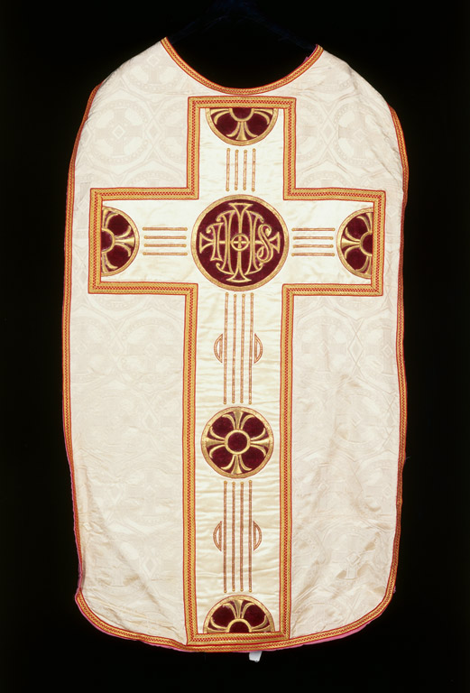 Chasuble, étole, manipule, voile de calice et bourse de corporal (ornement blanc)