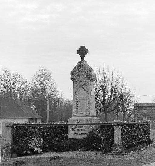 Monument aux morts de Bayencourt