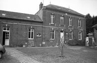 Brosserie Warée, puis usine de céramique (atelier de faïencerie) Thémereau, actuellement faïencerie Pochon