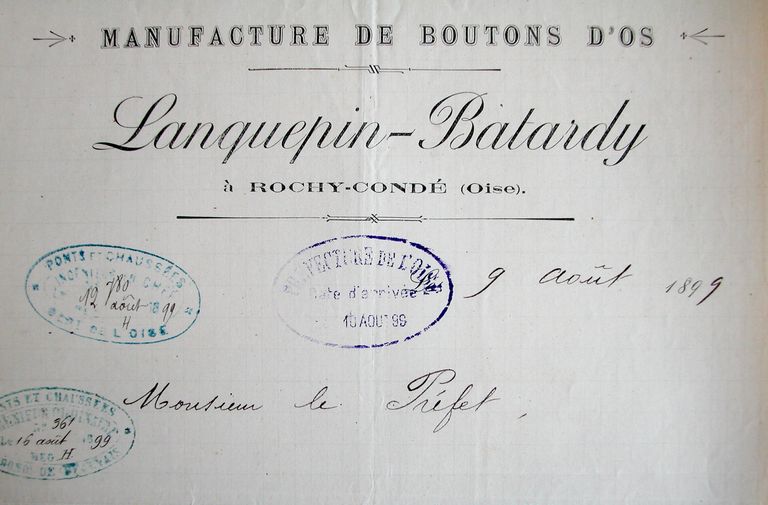 Ancien moulin à foulon et moulin à huile Ducarroy, puis moulin à farine Adam, devenu minoterie et usine de tabletterie Lanquepin, puis minoterie Mahieu, puis Coopérative agricole de Rochy-Condé