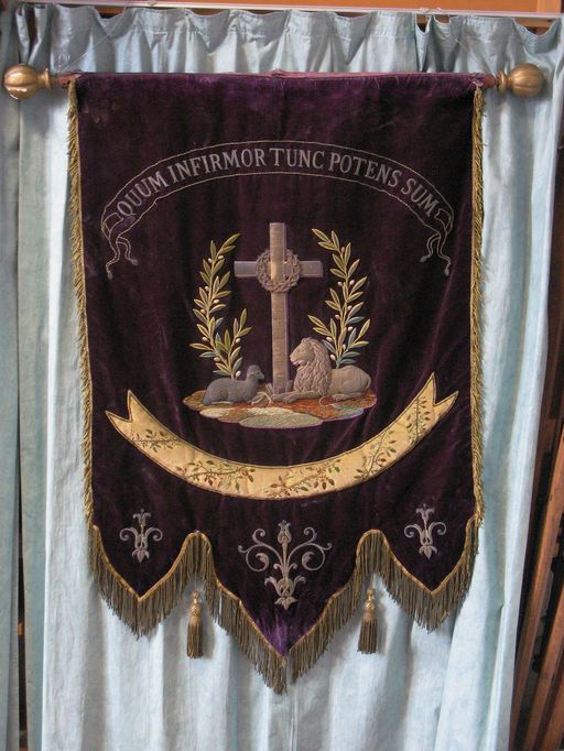 Bannière de procession (croix et couronne d'épines)