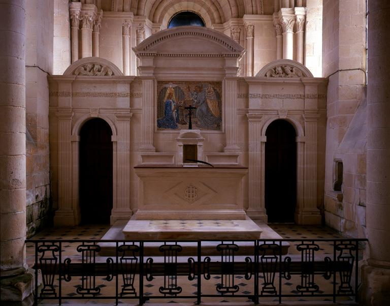 Retable architecturé du maître-autel et clôture de sacristie