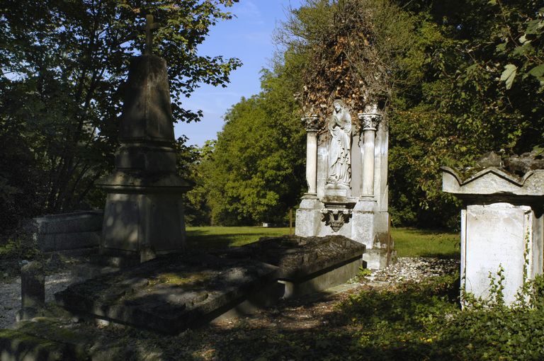 Enclos funéraire Leroy-Beldame (tombeau de prêtre)