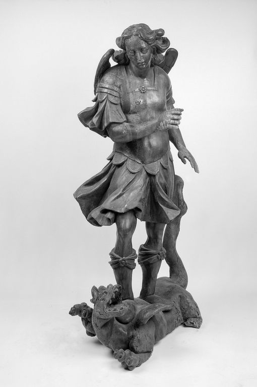 Statue (petite nature) : saint Michel