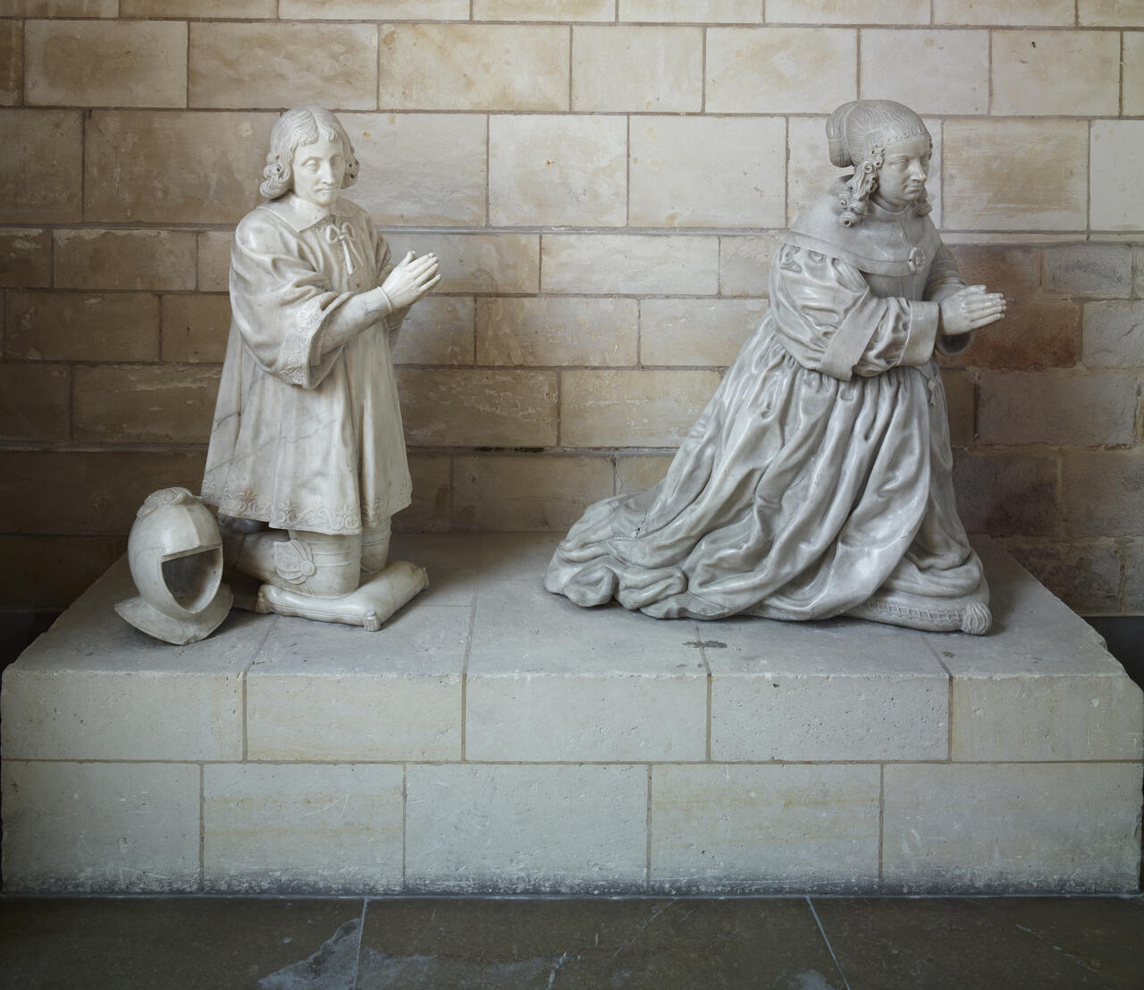 Ensemble de deux statues : Philippe de Torcy et Suzanne d'Humières