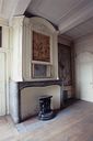 Ensemble du décor de la salle des bateliers (plafond, lambris de hauteur, lambris d'appui, placards (2), manteau de cheminée, trumeau de cheminée, dessus-de-porte, tableau)