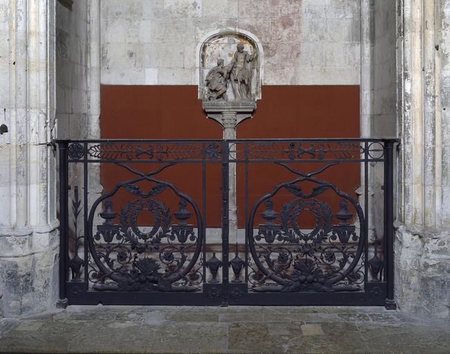 Eléments de l'ancienne clôture de choeur (vantaux), devenus clôture de chapelle