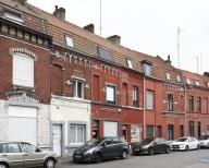 Maisons en série (série de 5), dites choque courte