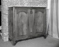 Armoire trois-quarts