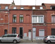 Maisons en série (série de 2 ), dite choque courte