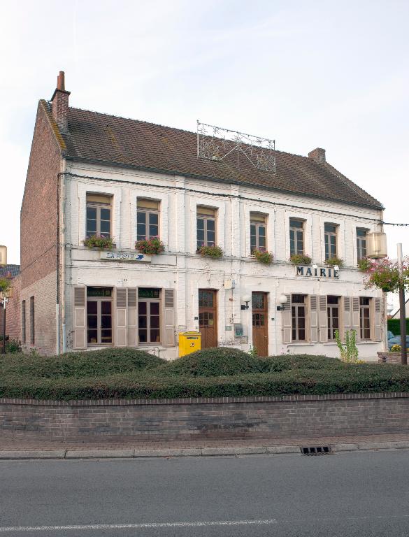 école, mairie, actuellement poste, mairie