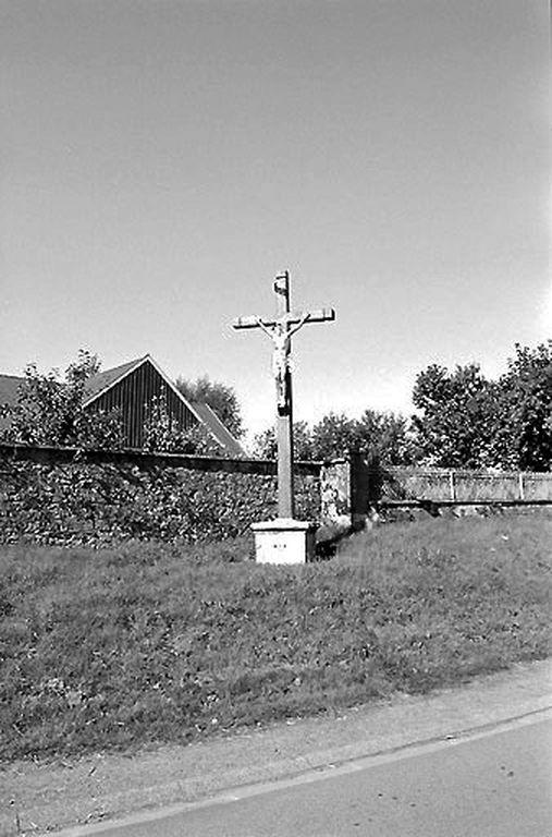 Croix de chemin à Any-Martin-Rieux