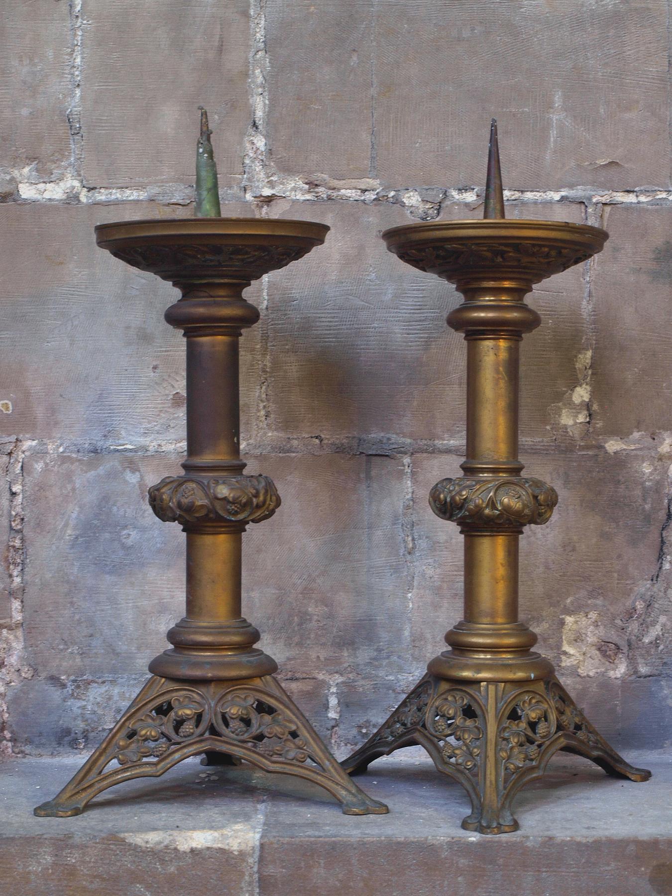 Ensemble de 4 chandeliers d'église