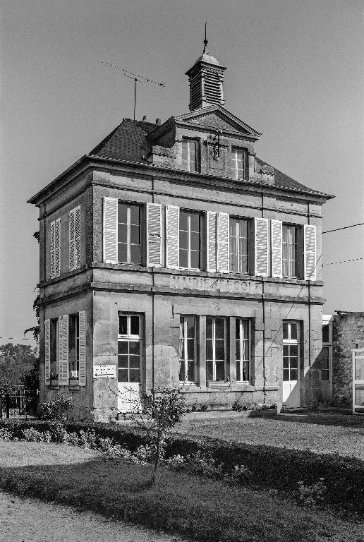 La mairie-école de Coyolles