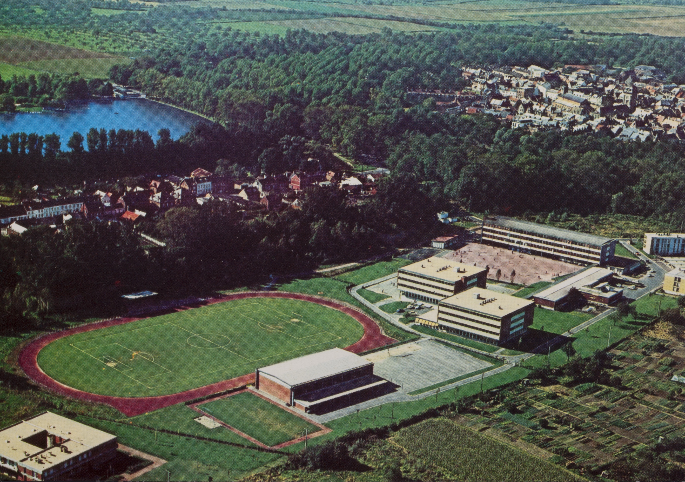 Collège, puis lycée, puis Cité scolaire Eugène-Thomas