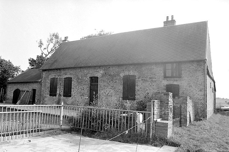 Ancien château de Leuze, puis moulin, filature de laine Coupin, puis filature Legras-Leseur, puis filature Guerbet