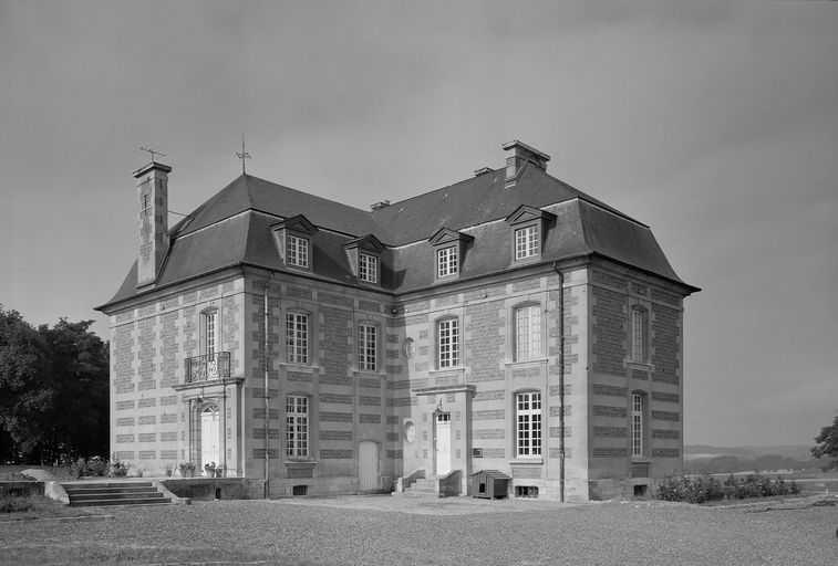 Ancienne abbaye de chartreux Saint-Louis dite Abbaye du Mont Renaud (détuite), puis château