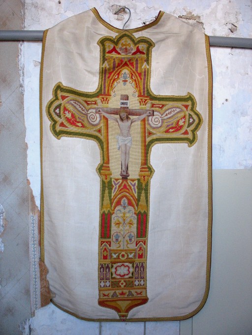 Ensemble : chasuble, étole, manipule, voile de calice, bourse de corporal (ornement blanc, No 1)