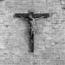 statue (statuette) : Christ en croix