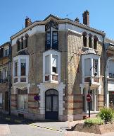 Ancienne maison à boutique