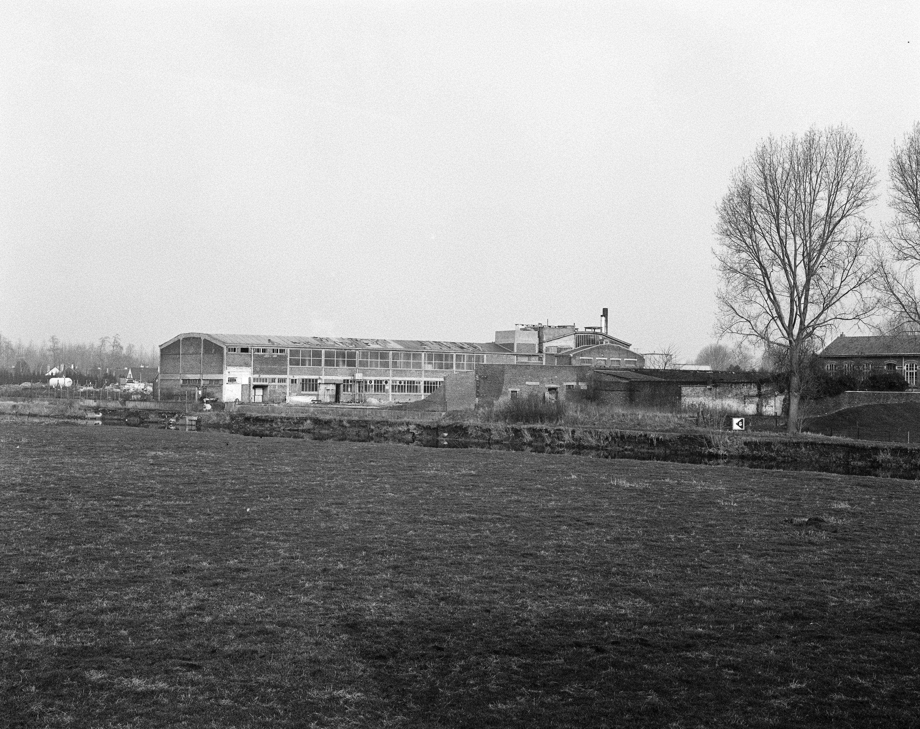 Tissage et usine de blanchiment Delecaille, puis usine de teinturerie Flandres Ennoblissement et usine de confection Molinel