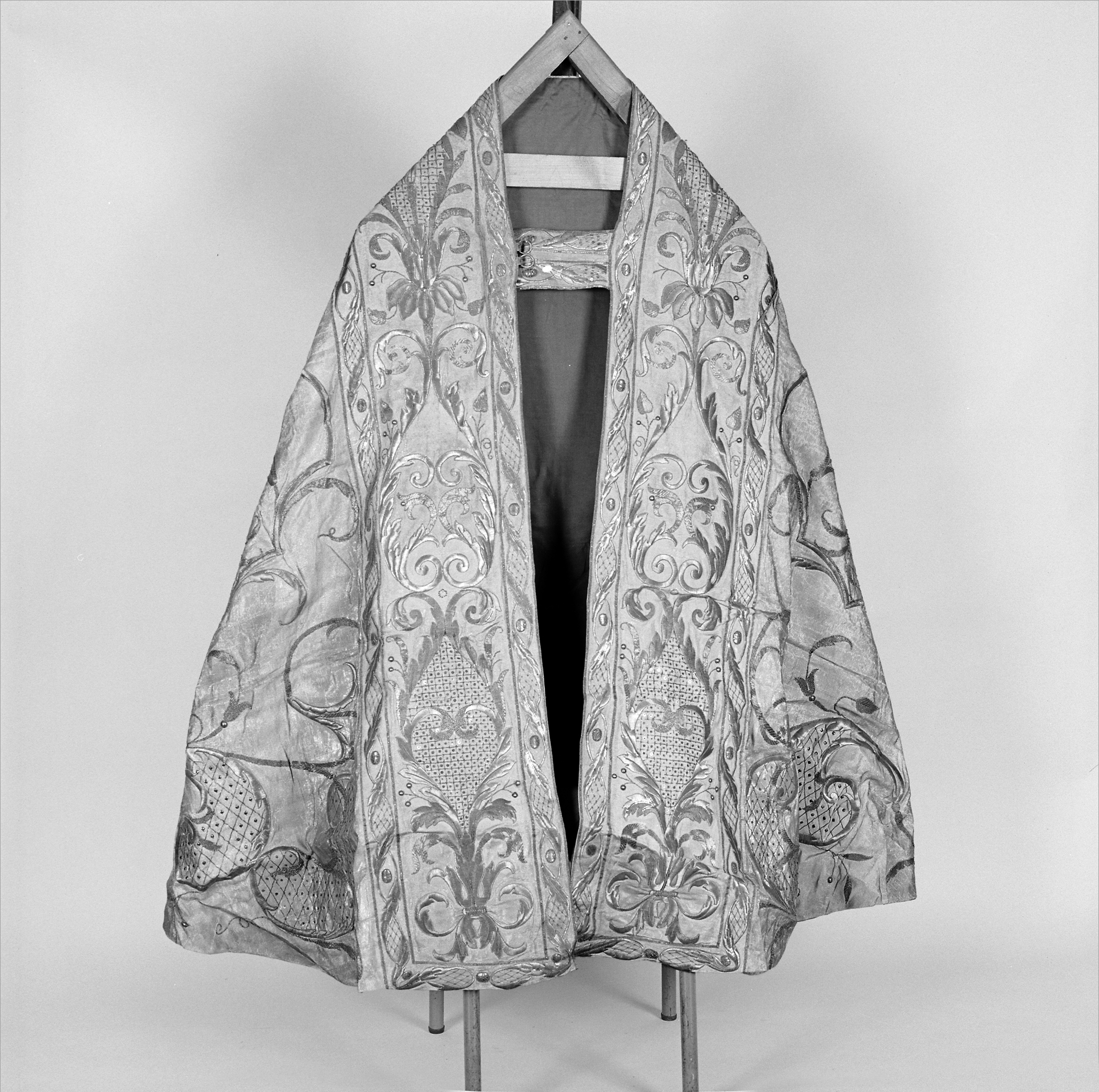 Chape de Monseigneur François Leuillieux dite pluvial (ornement doré)