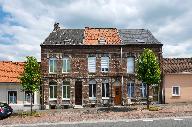 Groupe de trois logements