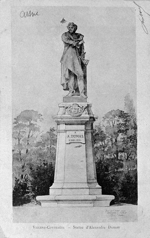 Statue (figure colossale) et son piédestal : Alexandre Dumas (œuvre de Carrier-Belleuse, détruite)