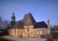 Eglise paroissiale fortifiée Saint-Pierre de Leschelles