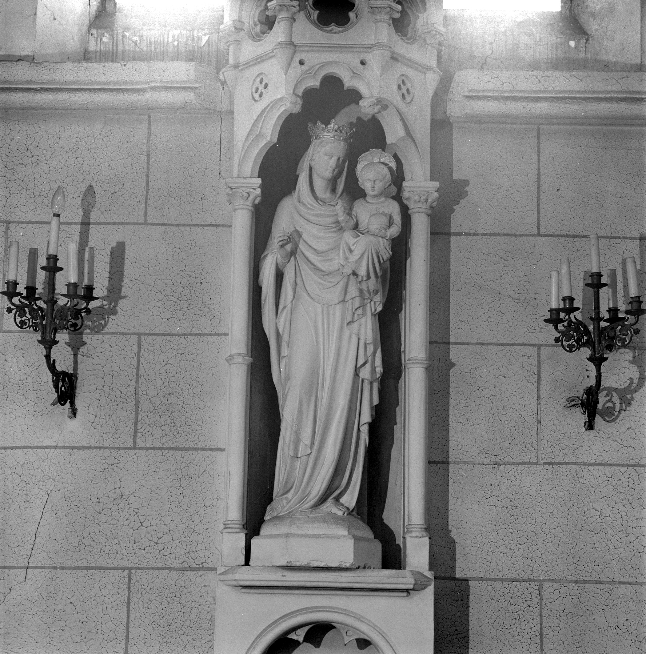 Deux statues (petite nature) : Vierge à l'Enfant, saint Joseph