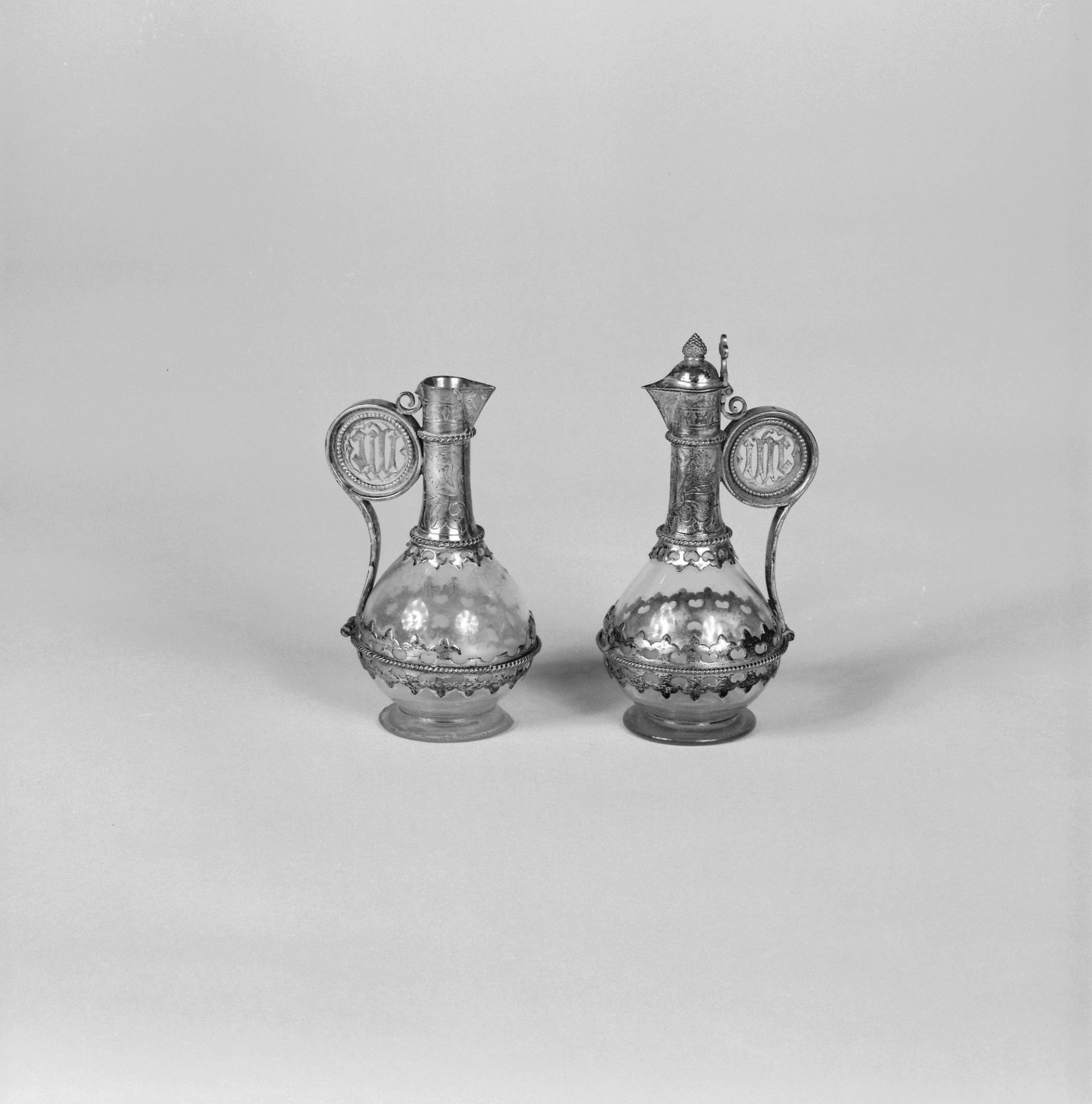 Deux burettes