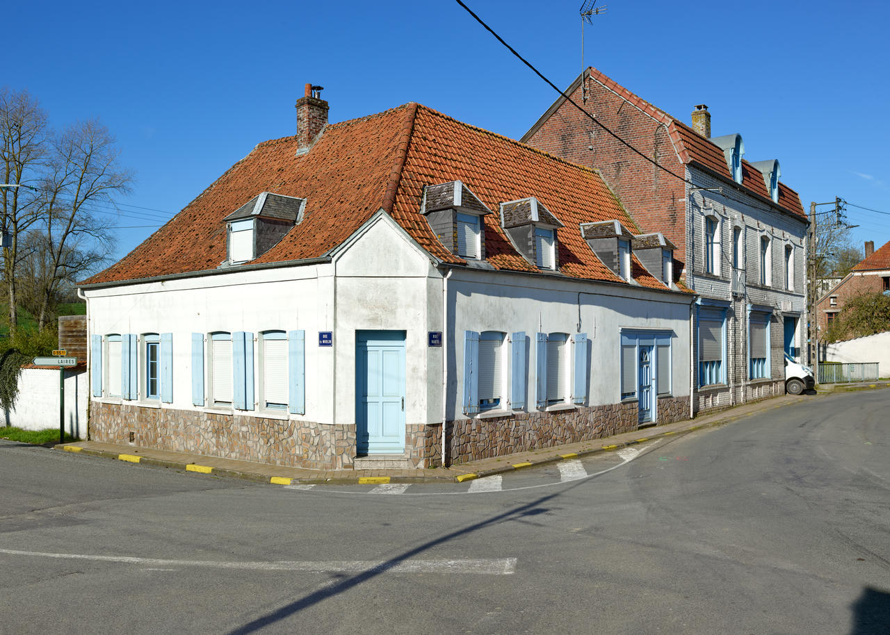 Ancien commerce Moine-Bruyant, puis étude notariale, devenu maison