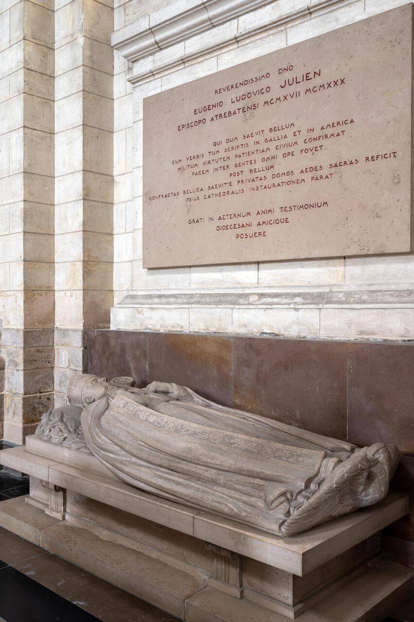 Cénotaphe de Monseigneur Julien