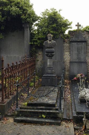 Tombeau (stèle funéraire) de la famille Léon Lecat