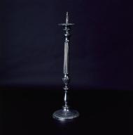 Deux chandeliers d'acolyte (chandelier funéraire, paire)