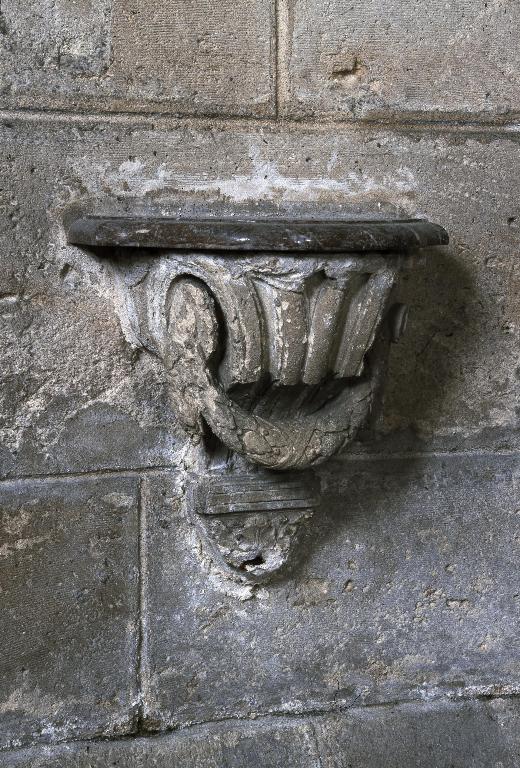 Ensemble des quatre crédences "en console" des chapelles Saint-Pierre et Saint-Paul