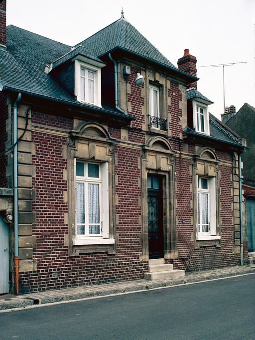 Le canton de Noyon : le territoire de la commune de Pont-l'Evêque