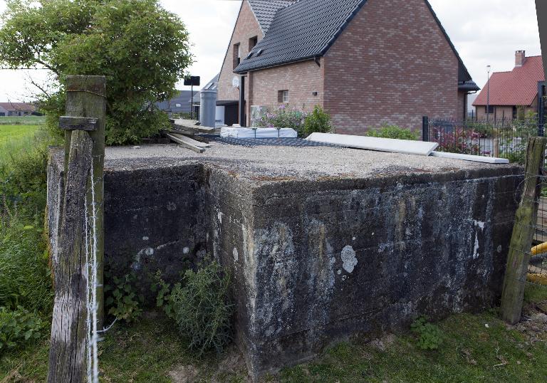 Casemate à personnel 328