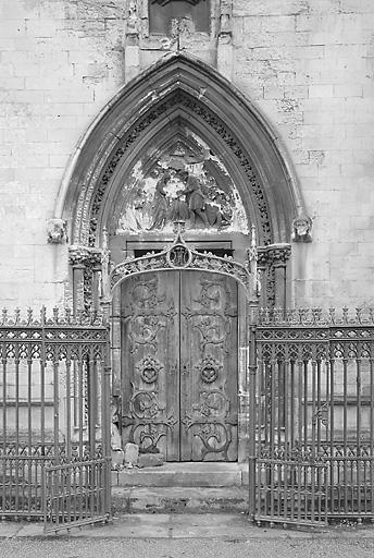 Clôture, style néo-gothique