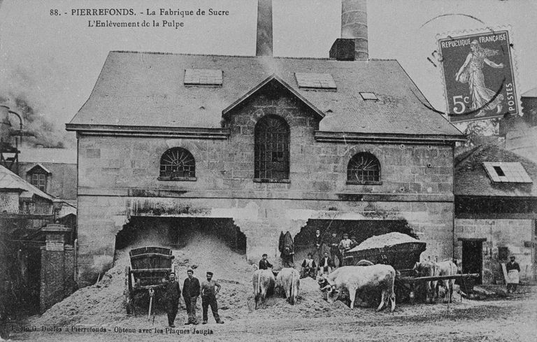 Ancienne sucrerie de betteraves et distillerie Pluchard Dumont et Cie, puis Desmarest Frères, puis Ducharron Louis, puis Rollot et Moreau, puis SA Sucrerie et Distillerie de Pierrefonds (vestiges)