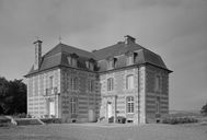 Ancienne abbaye de chartreux Saint-Louis dite Abbaye du Mont Renaud (détuite), puis château