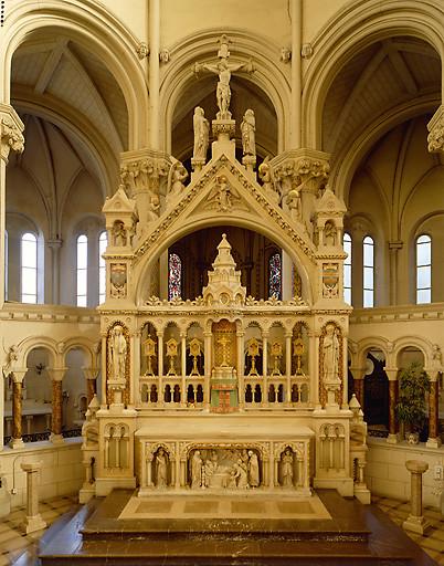 Autel, retable (maître-autel, retable à arcatures, retable architecturé à niche)