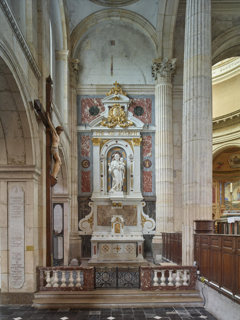 Ensemble de l'autel de saint Joseph (autel, tabernacle, retable, clôture d'autel)